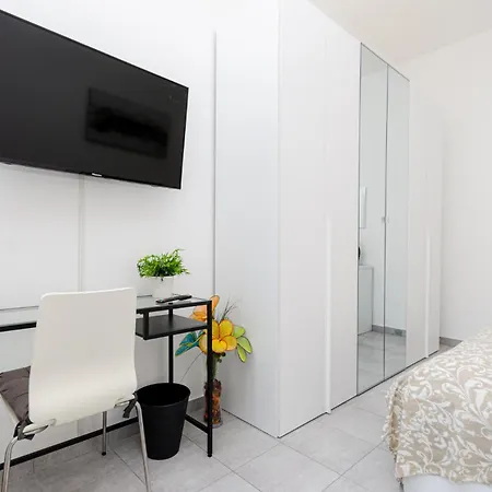 Appartamento Vivimihome - Crespi House A 3 Minuti Dalla Metro *