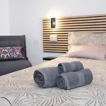 Crespi13 Loft, Metro A 3 Min شقة ميلان