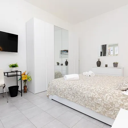 Vivimihome - Crespi House A 3 Minuti Dalla Metro Apartment Milan