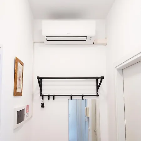 Vivimihome - Crespi House A 3 Minuti Dalla Metro Апартаменты